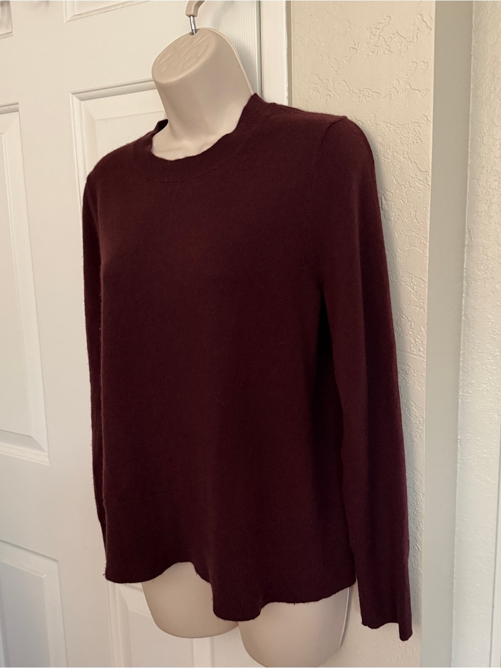 $148 J.Crew Cashmere Classic-fit Crewneck Sweater, worn once, M Medium - Picture 8 of 11